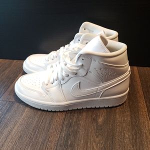 NEW NIKE AIR JORDAN 1 MID "TRIPLE WHITE" WOMEN